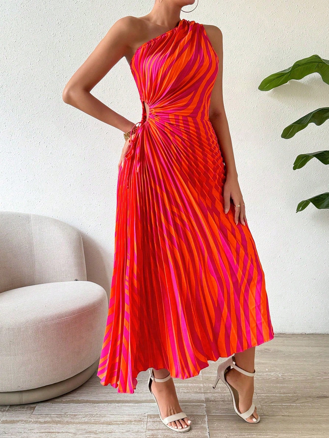 Vestido Longo Plissado Assimétrico Vermelho